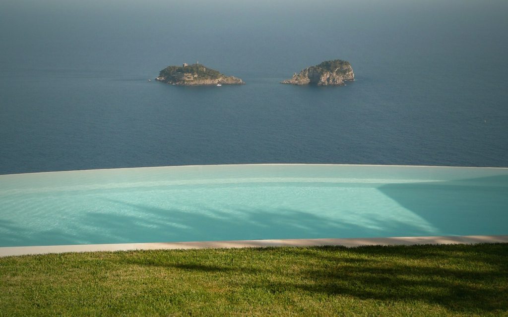 Villa méditerranéenne avec piscine infinity